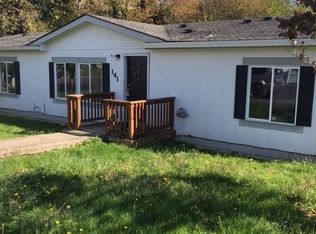 141 Oakwood Dr, Saint Helens, OR