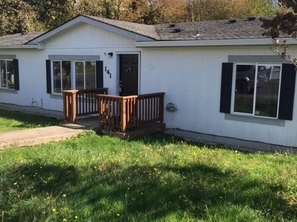 141 Oakwood Dr, Saint Helens, OR 97051