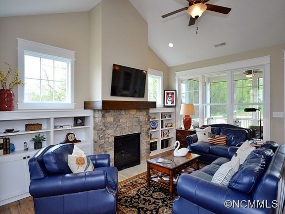 4th image of 78 Barnrock Dr