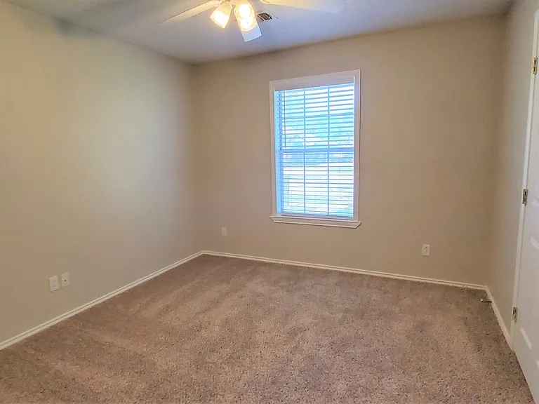 3117 N Bell Ave — Photo 18