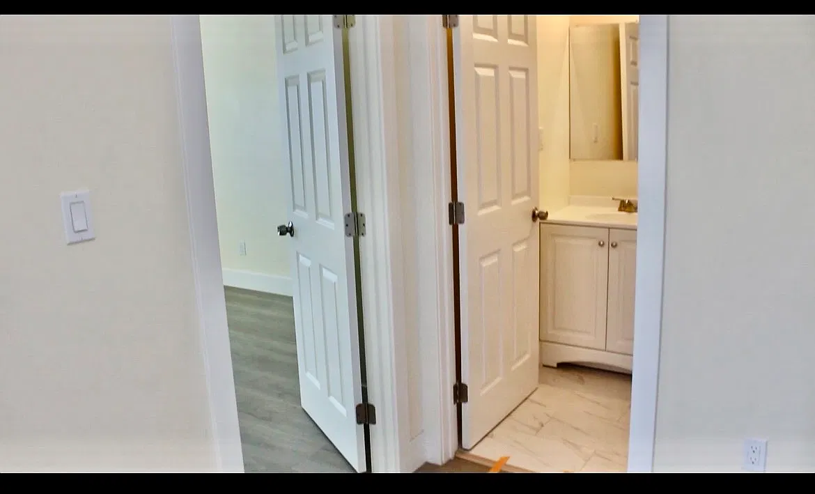 2462 Holliday Ln — Photo 3