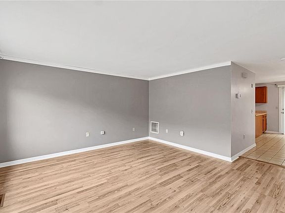 5th image of 20 Sanwood Dr