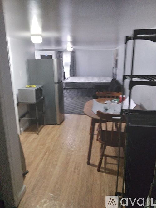 2nd image of 208 Croft St APT 1