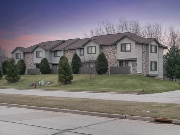 3040 S Moorland Rd, New Berlin, WI 53151