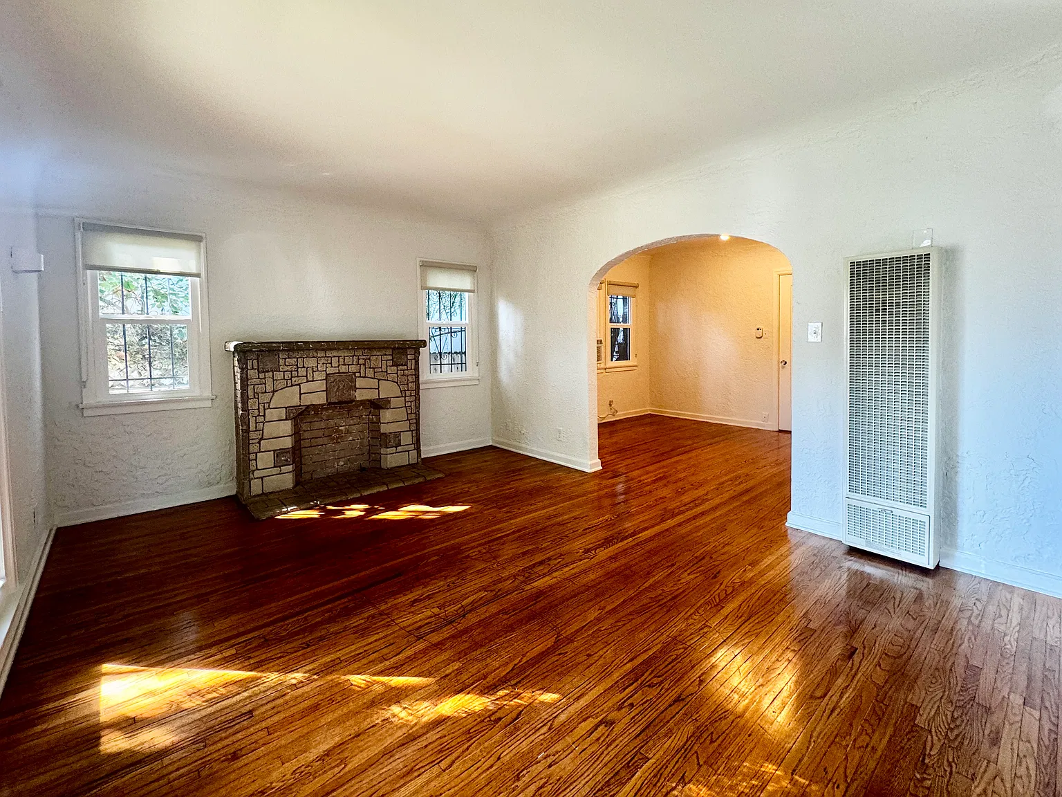 1 bed, 1000 sqft, $2,700 — Photo 1