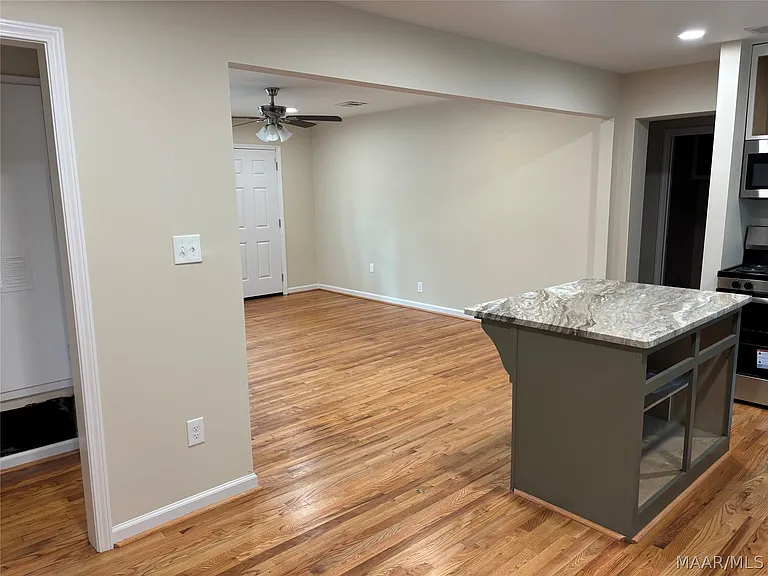 924 Peachtree St — Photo 2