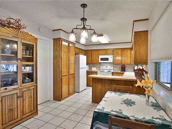 3rd image of 2918 Arlington Ave