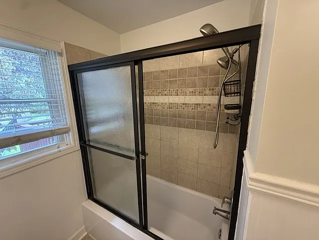 another shot of the upstairs bathroom
