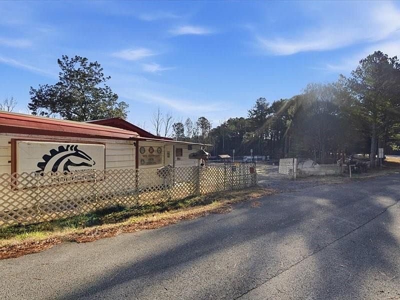 1st image of 135 Long Rd NW