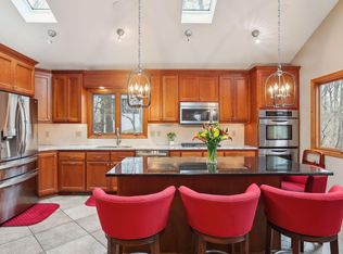 15813 White Pine Dr, Wayzata, MN 55391