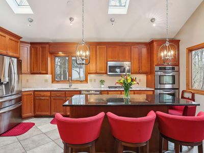 15813 White Pine Dr, Wayzata, MN, 55391