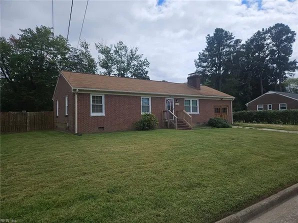 156 Nicewood Dr, Newport News, VA 23602