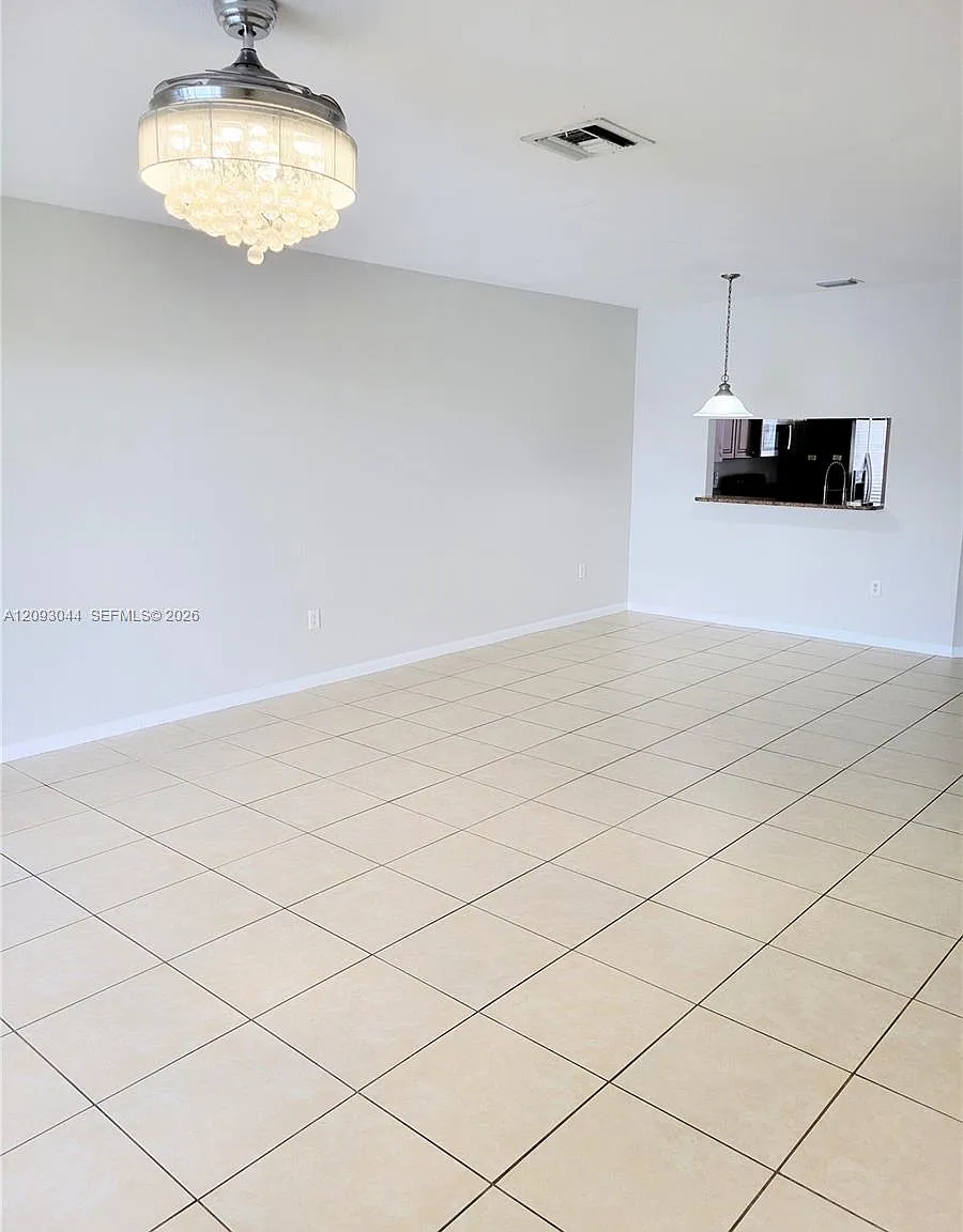 Tuscany No 2 Condo — Photo 2