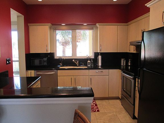 5th image of 5060 Harmony Cir Unit 27