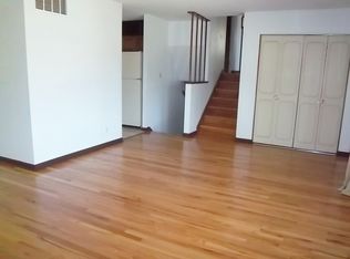 3617 SE Pinecrest Ct, Topeka, KS 66605