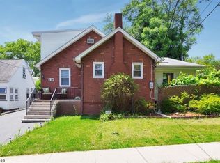 216 Ottawa Ave, Hasbrouck Heights, NJ 07604