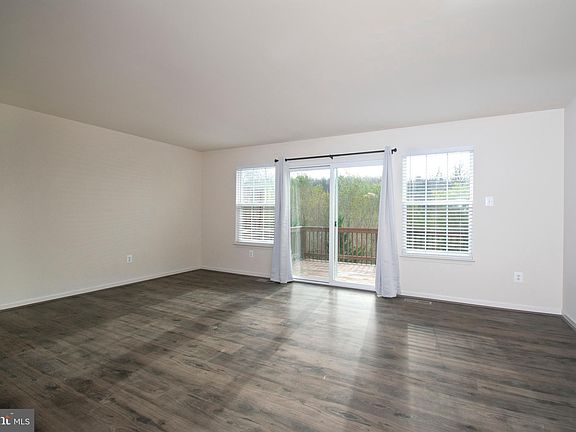 4th image of 207 Monticello Sq