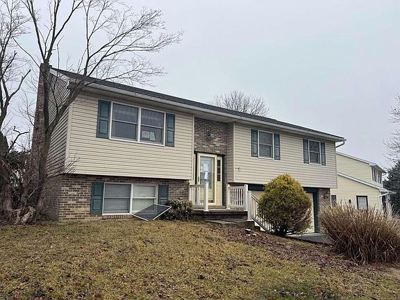 2nd image of 102 E Manor Dr
