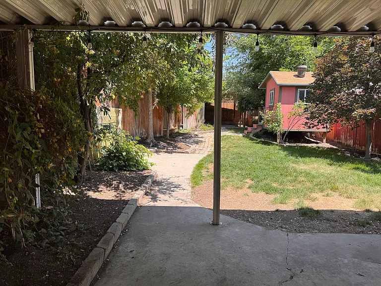122 L St — Photo 18