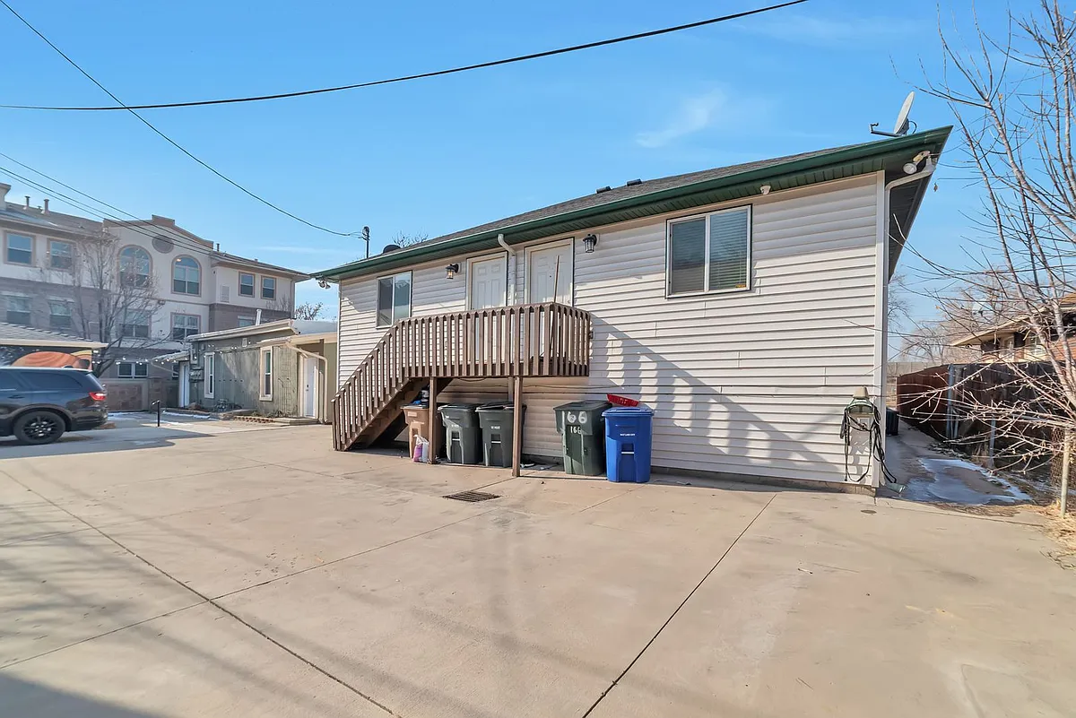 Building Photo - 166 N 600 W