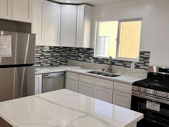 3rd image of 5300 Loma Linda Ave #6