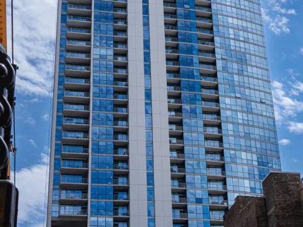 303 W Ohio St #3804, Chicago, IL 60610
