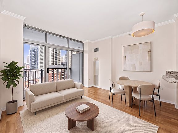 5th image of 600 N Dearborn St APT 1805