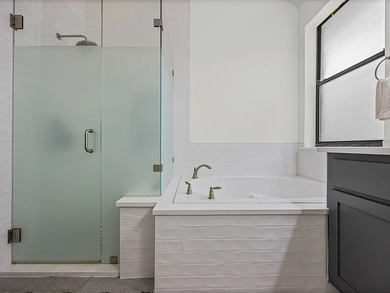 5524 Allamanda Dr — Photo 9
