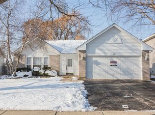 170 Dickens Trl, Elgin, IL 60120
