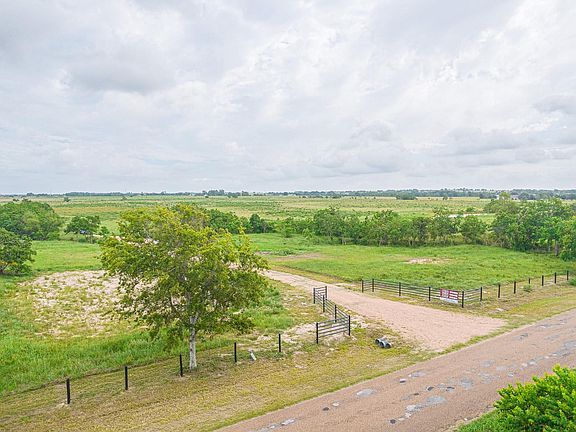 4th image of Bernardo Rd