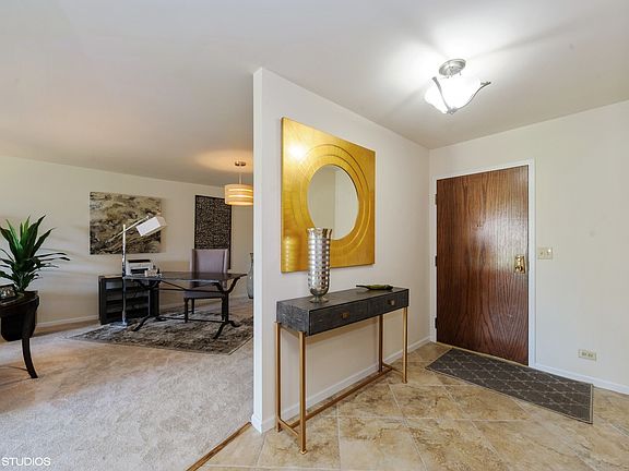 2nd image of 90 Franklin Pl E APT 307