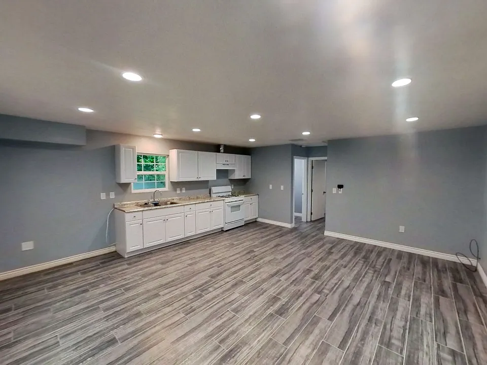 150 W Olive St