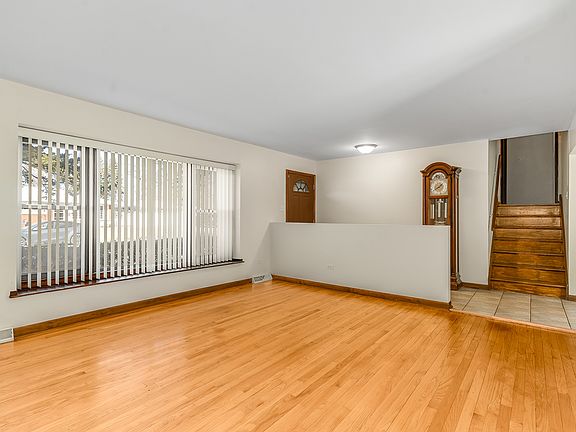 4th image of 6429 W 114th St