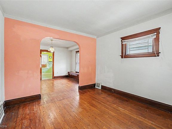 5th image of 3496 W 126th St