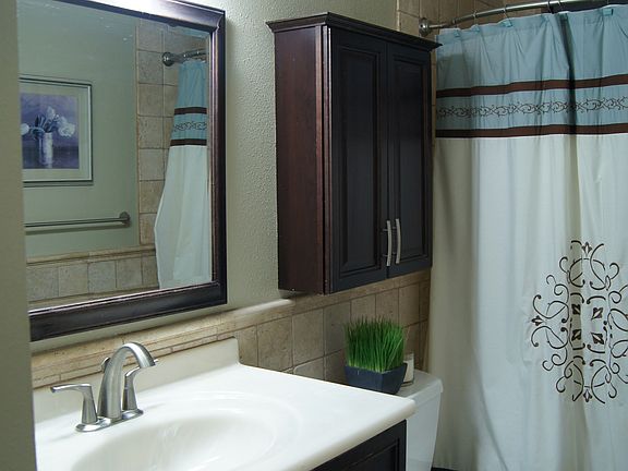 5th image of 15113 Saticoy St APT 2