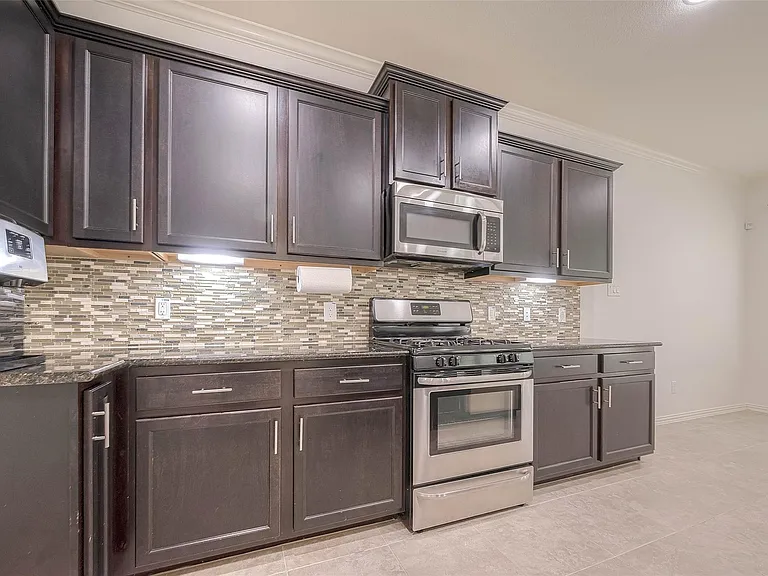 2261 Oak Circle Dr N — Photo 23
