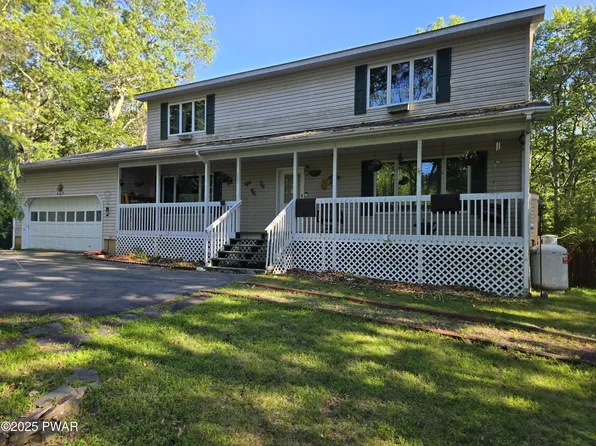 129 Hawk View Dr, Milford, PA 18337