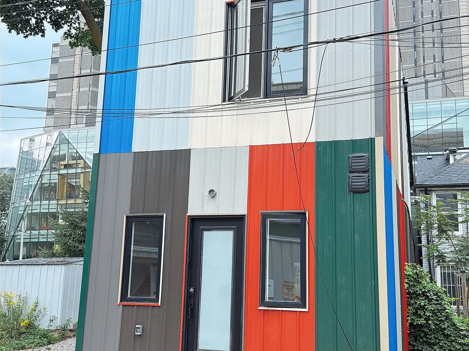 356 Huron St — Photo 1