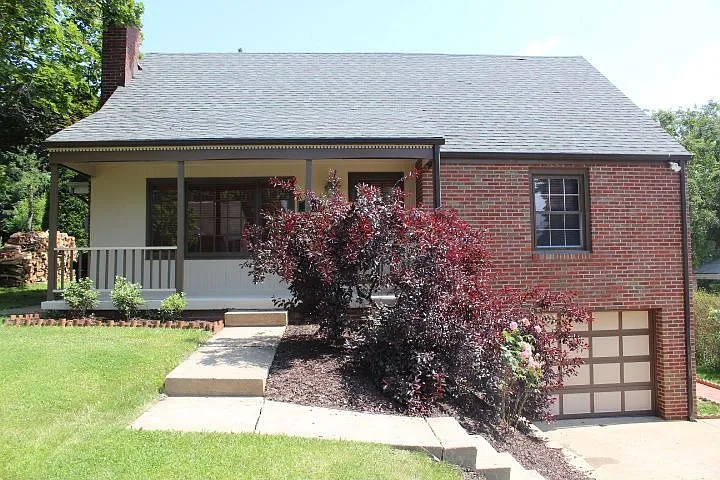 3911 Barbara Ann Dr photo 1