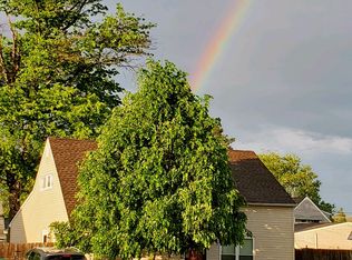 6 Cypress Ln, Levittown, PA 19055