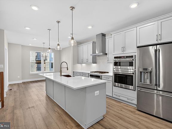 5th image of 2507 Light St