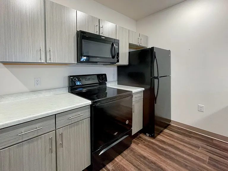 Gateway Lofts I — Photo 6
