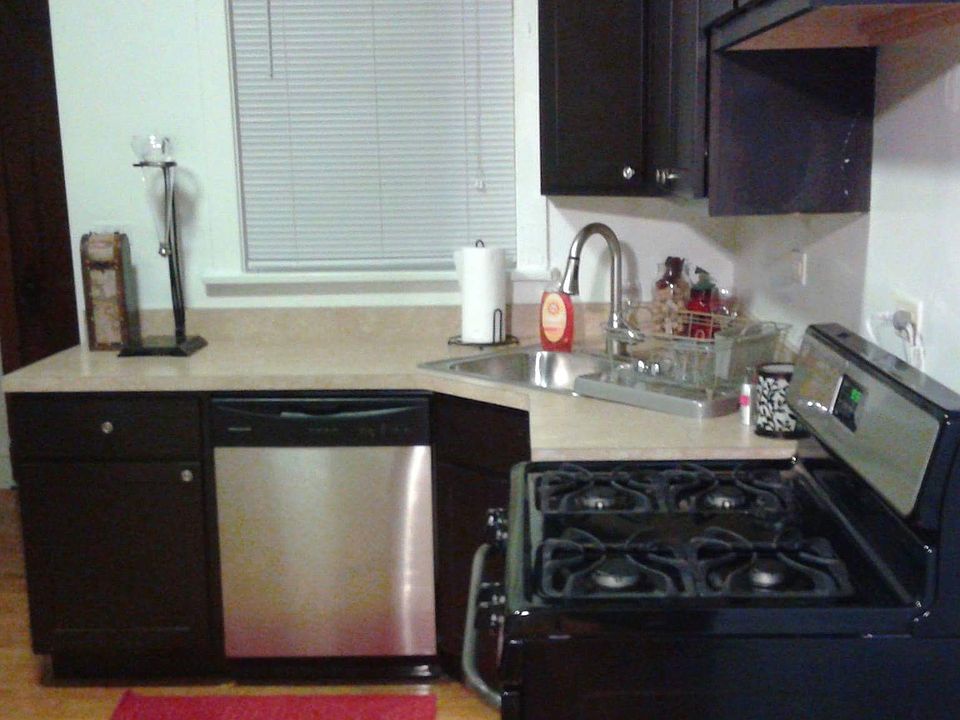 1st image of 3807 N Leavitt St APT 2