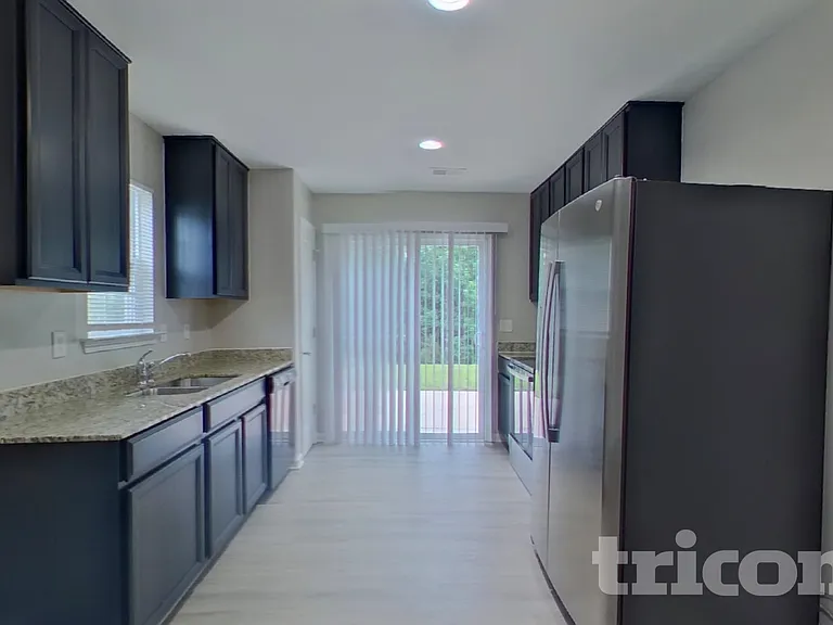344 Longfellows Ln — Photo 5