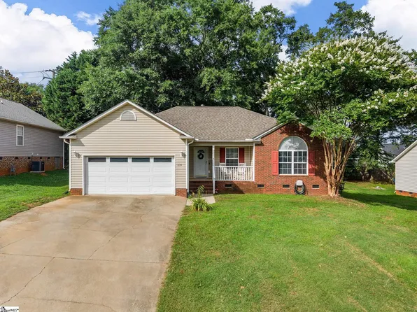 635 Shadow Dance Ln, Boiling Springs, SC 29316