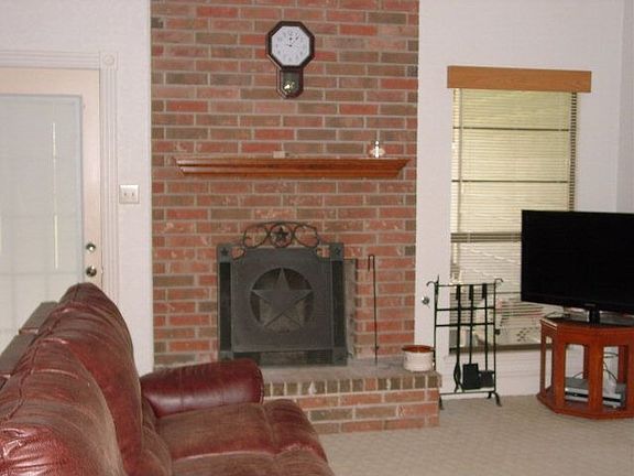3rd image of 108 Juniper St