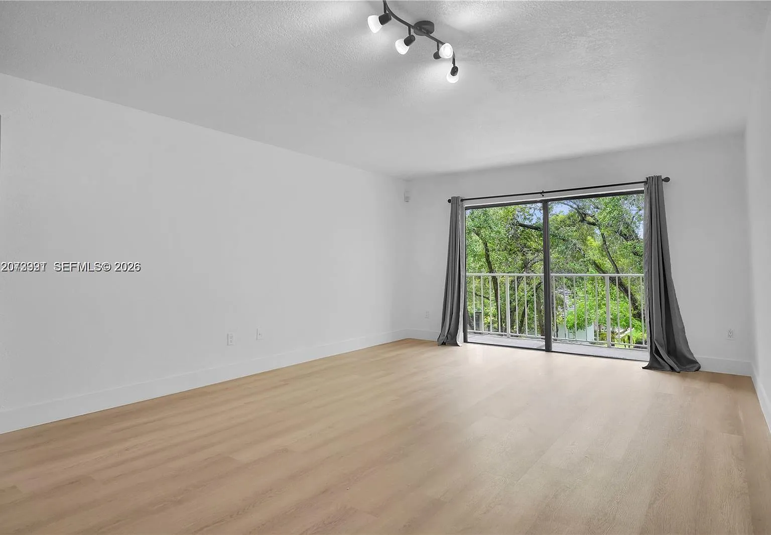 Wisperwood Village Condo — Photo 2