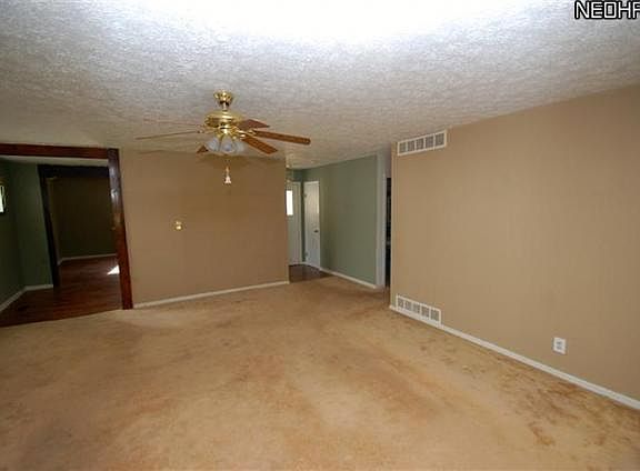 2nd image of 2639 Fairfax St