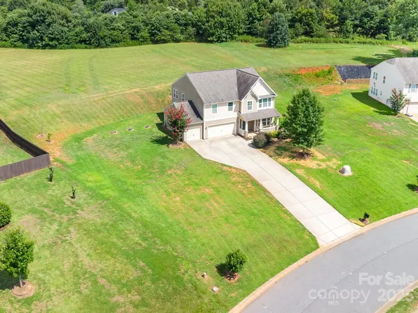 10904 Flintshire Rd, Charlotte, NC 28227