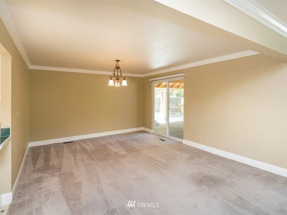 3rd image of 968 SE Larch Avenue